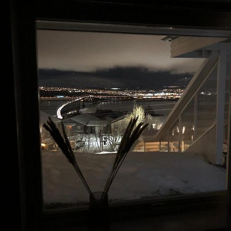 Moderne Og Trivelig Leilighet, Med Unik Utsikt Tromso Luaran gambar