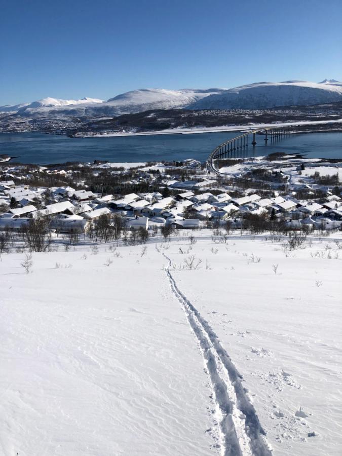 Moderne Og Trivelig Leilighet, Med Unik Utsikt Tromso Luaran gambar