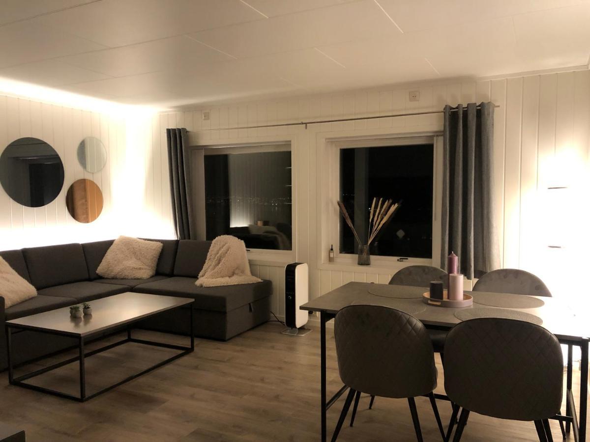 Moderne Og Trivelig Leilighet, Med Unik Utsikt Tromso Luaran gambar