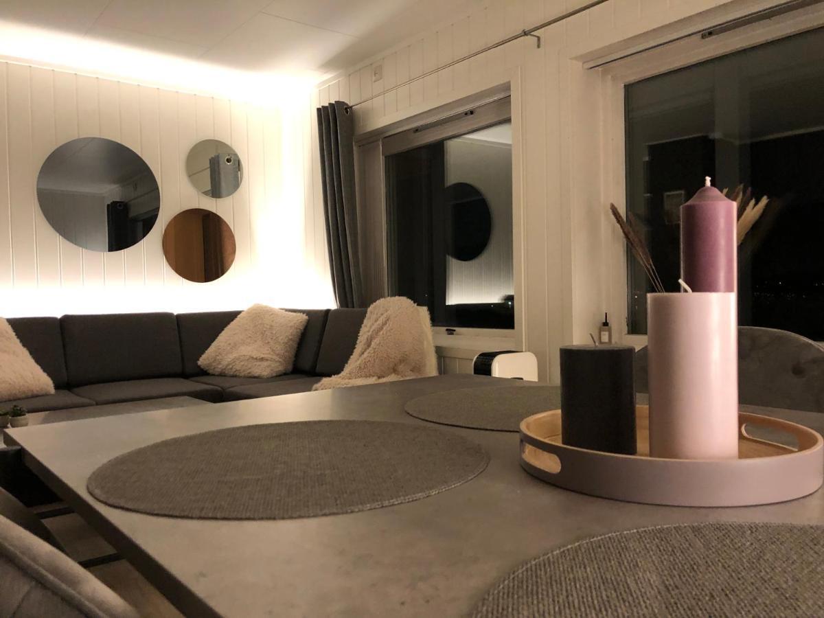 Moderne Og Trivelig Leilighet, Med Unik Utsikt Tromso Luaran gambar