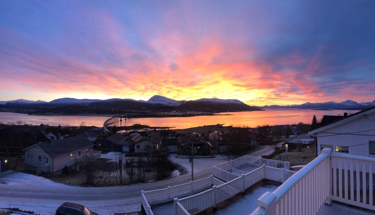 Moderne Og Trivelig Leilighet, Med Unik Utsikt Tromso Luaran gambar